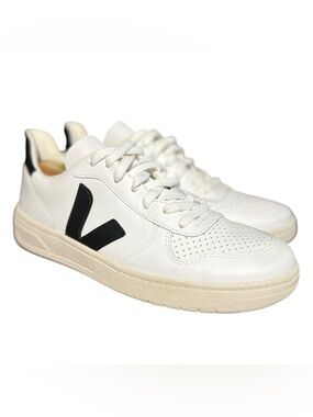 Veja V-10 Sneaker